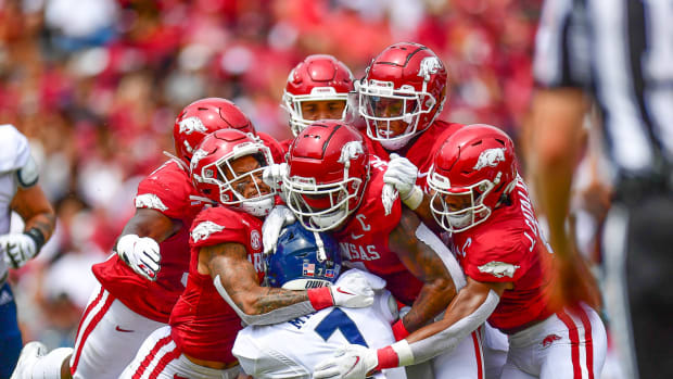 090421-Hogs Defense